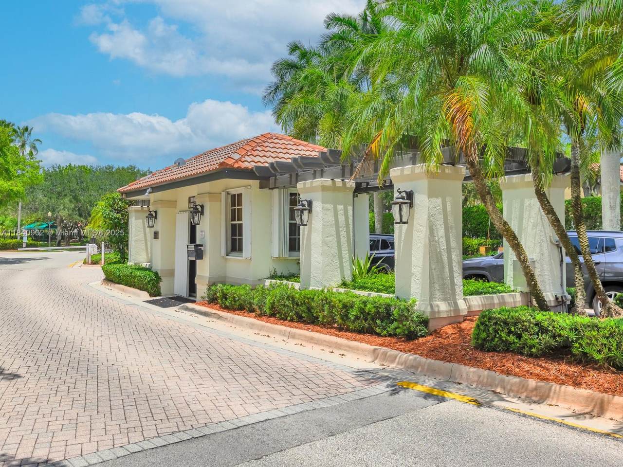 https://bt-photos.global.ssl.fastly.net/miami/1280_boomver_1_A11840902-2.jpg