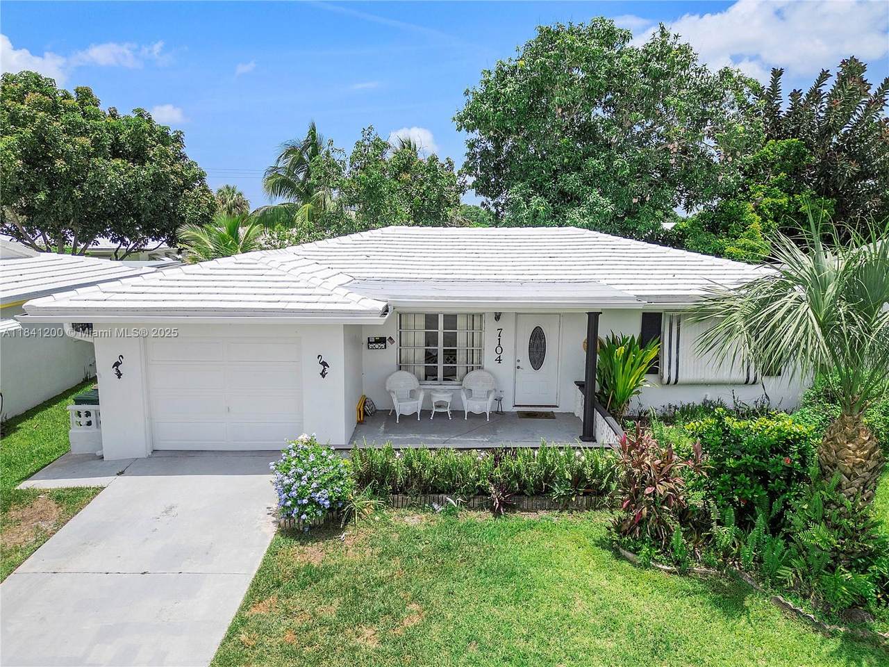 7104 71st Ave - Photo 1
