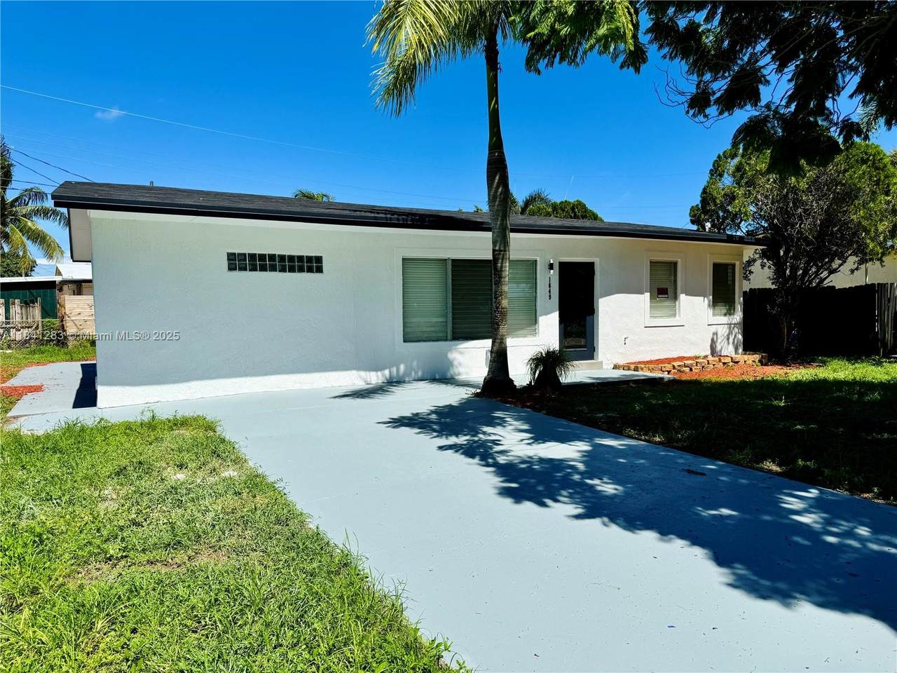 1649 30th Ct - Photo 1