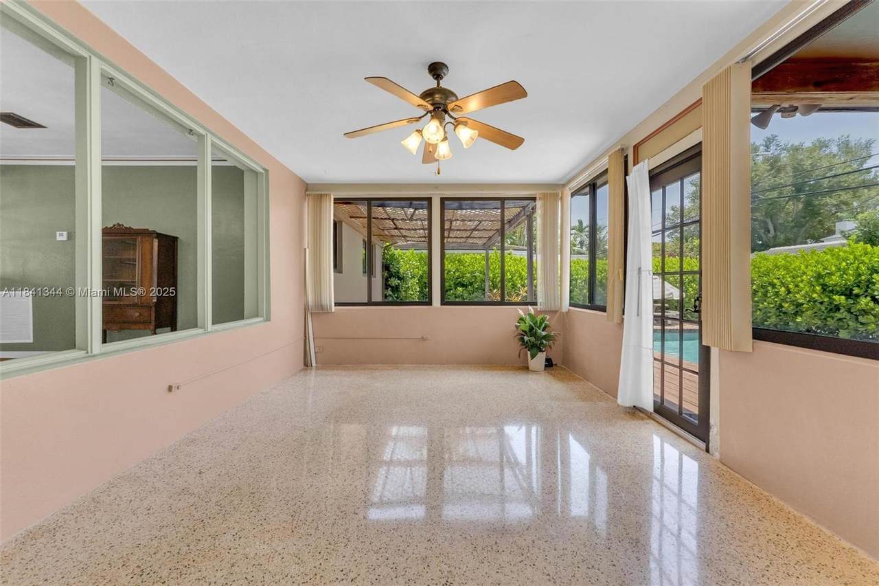 https://bt-photos.global.ssl.fastly.net/miami/1280_boomver_3_A11841344-2.jpg