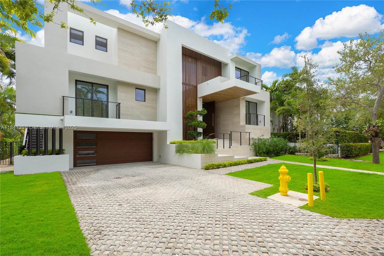 285 Woodcrest Rd - Photo 1