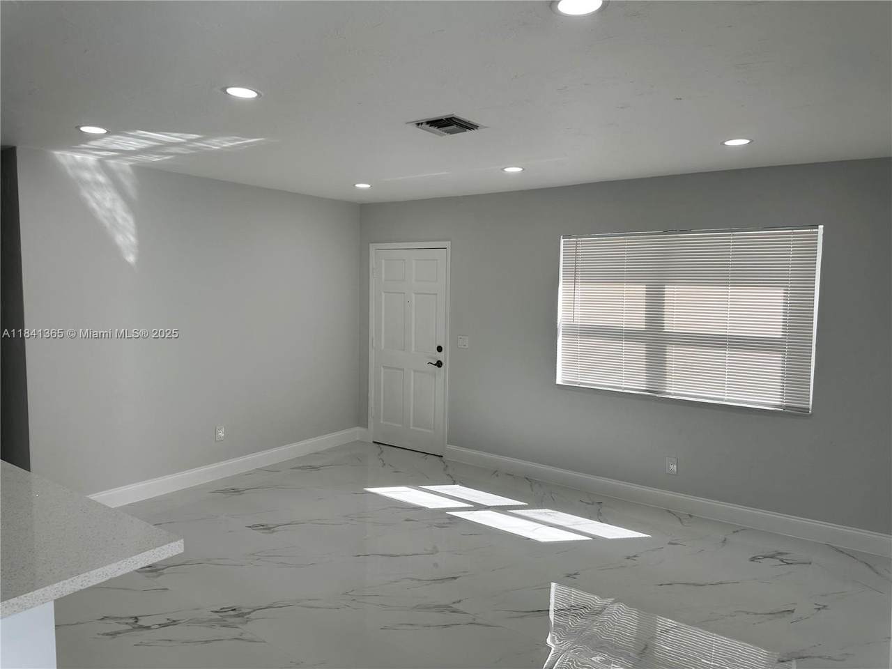 https://bt-photos.global.ssl.fastly.net/miami/orig_boomver_1_A11841365-2.jpg