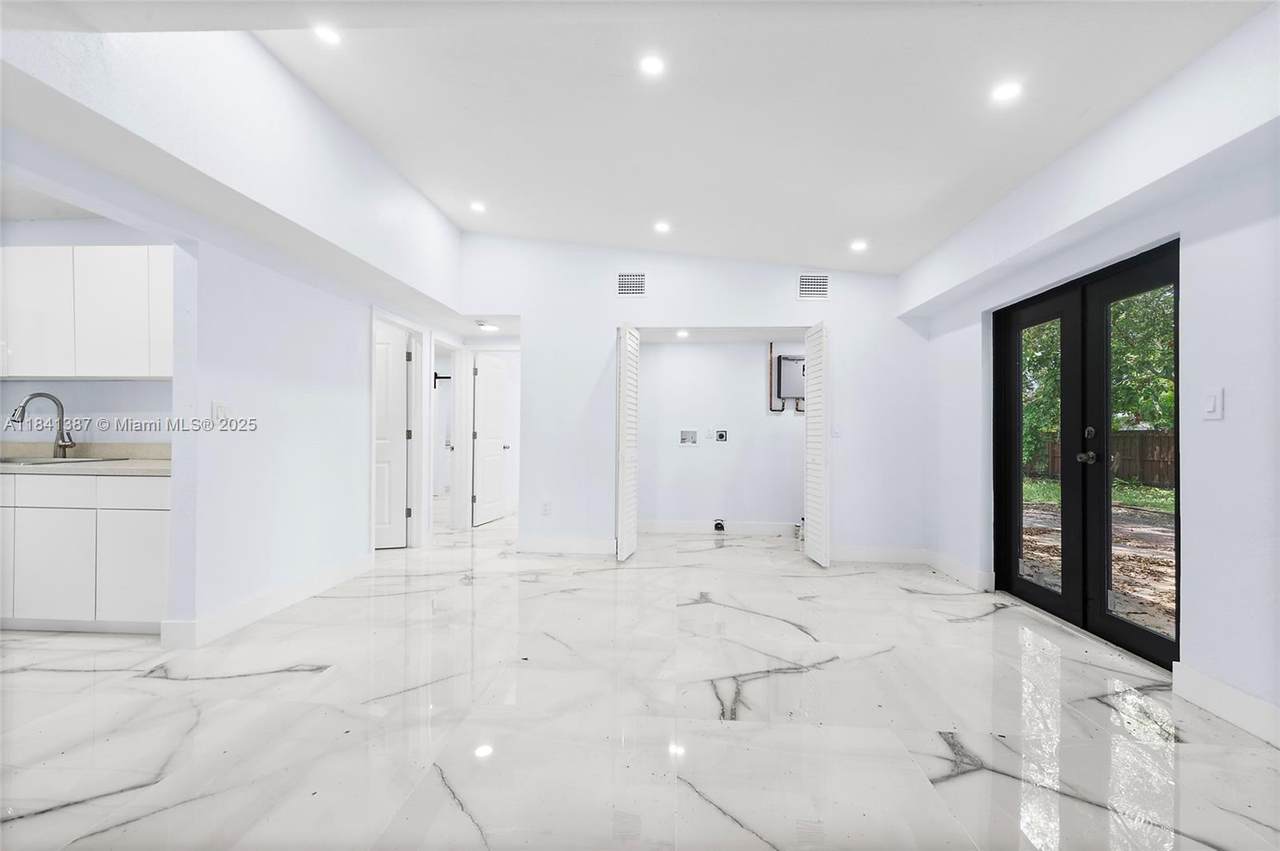 1535 139th St - Photo 1