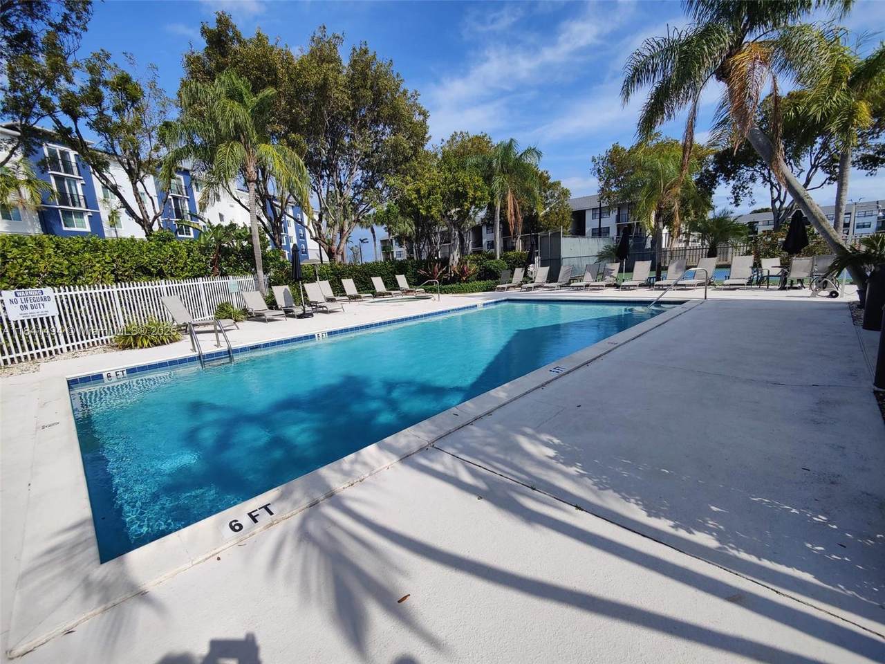 616 Executive Center Dr - Photo 1