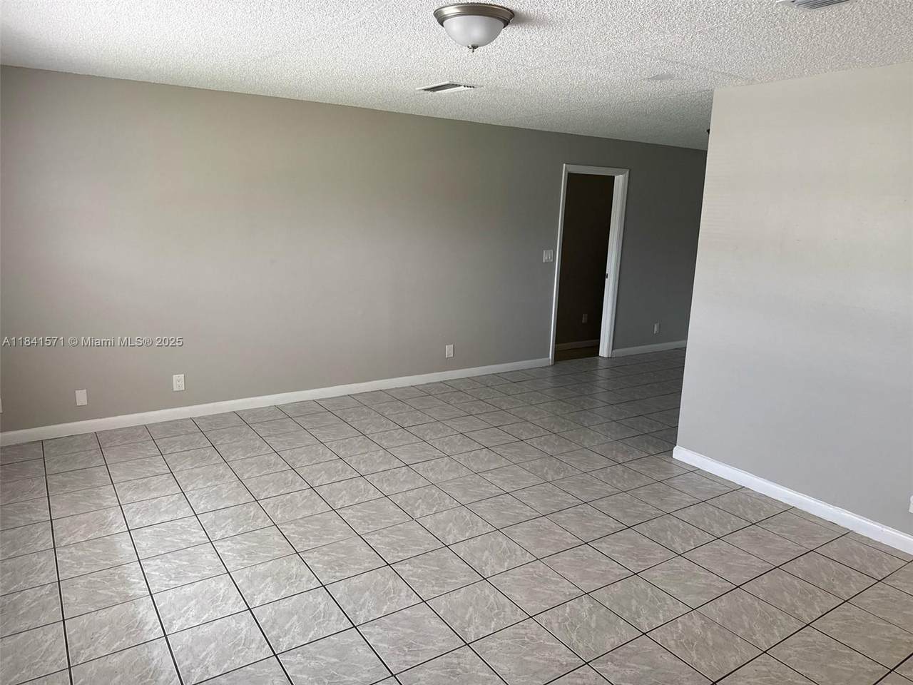 https://bt-photos.global.ssl.fastly.net/miami/1280_boomver_1_A11841571-2.jpg