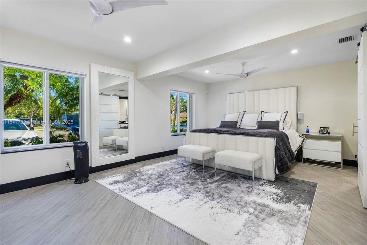 517 Riverside Dr - Photo 1