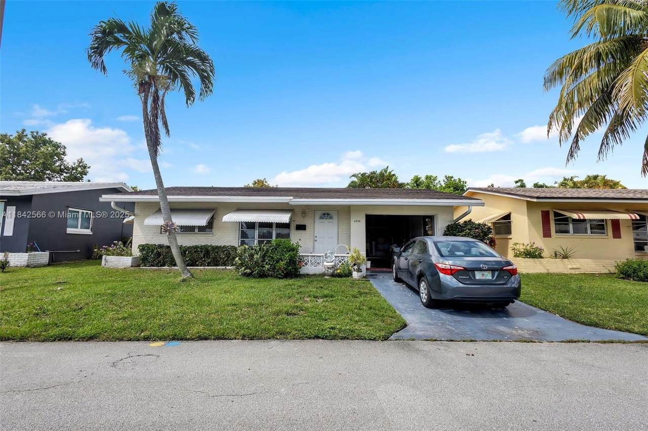 4906 53rd Ct - Photo 1