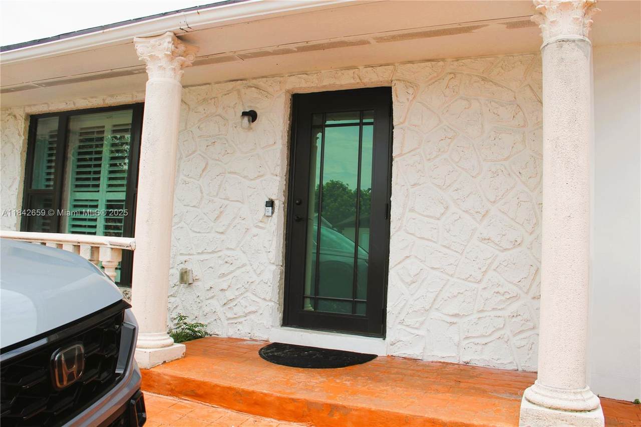 https://bt-photos.global.ssl.fastly.net/miami/1280_boomver_1_A11842659-2.jpg