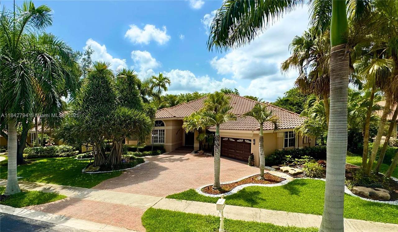 375 Sabal Way - Photo 1