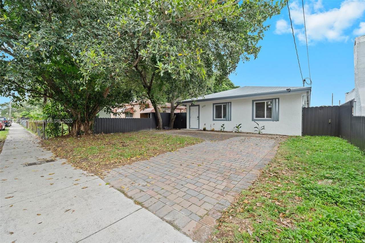 6723 6th Ave - Photo 1