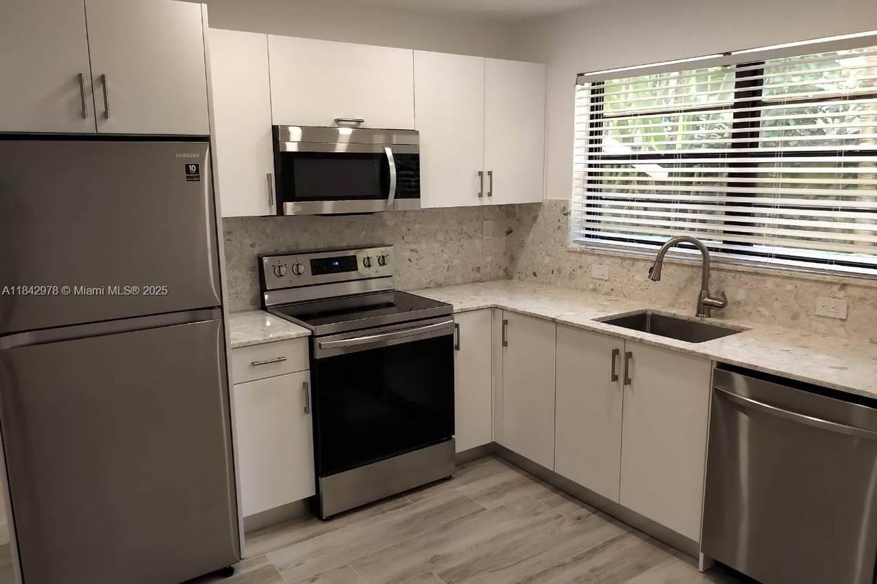 846 Lenox Ave - Photo 1