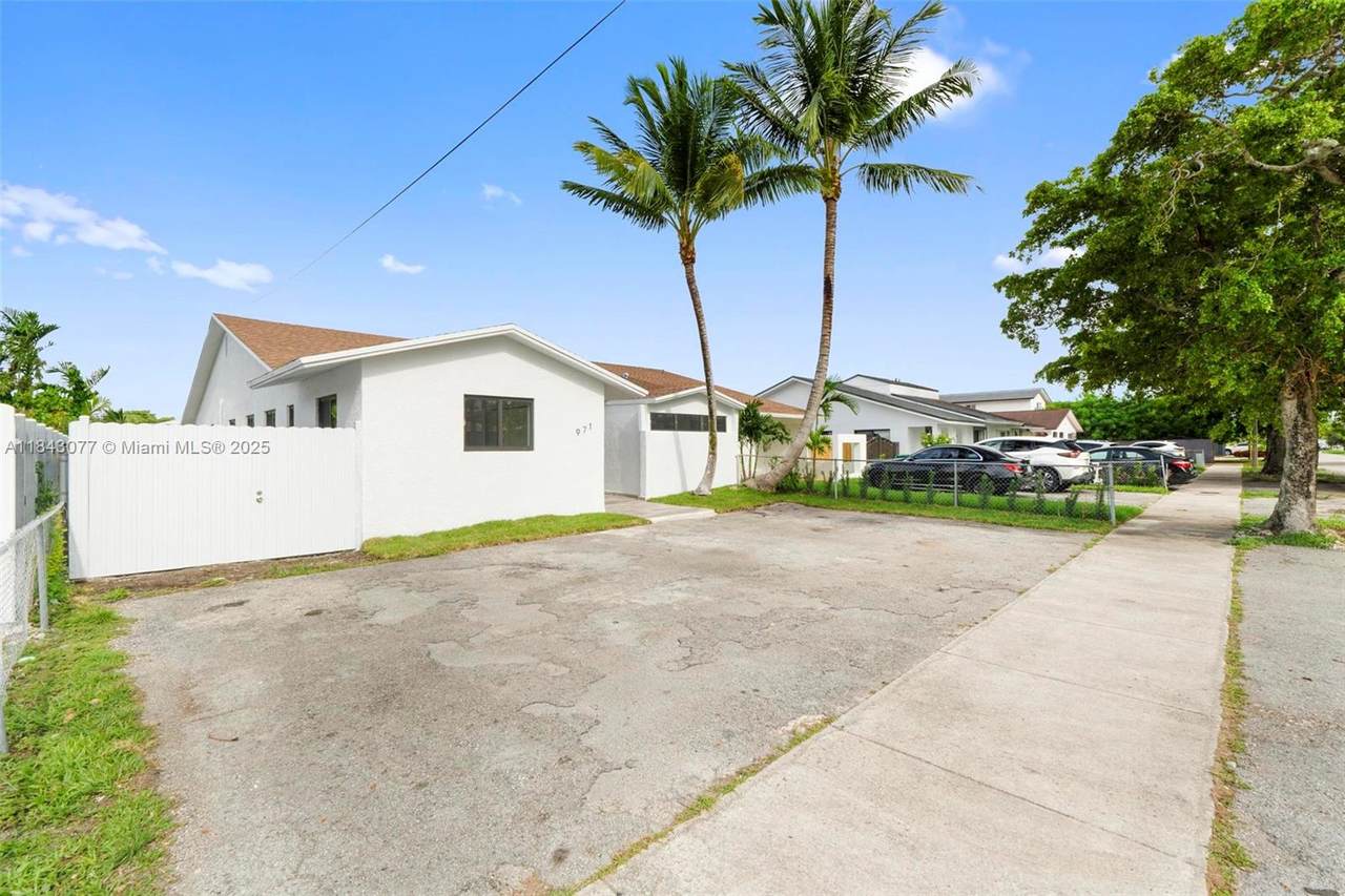 971 88th Ave - Photo 1