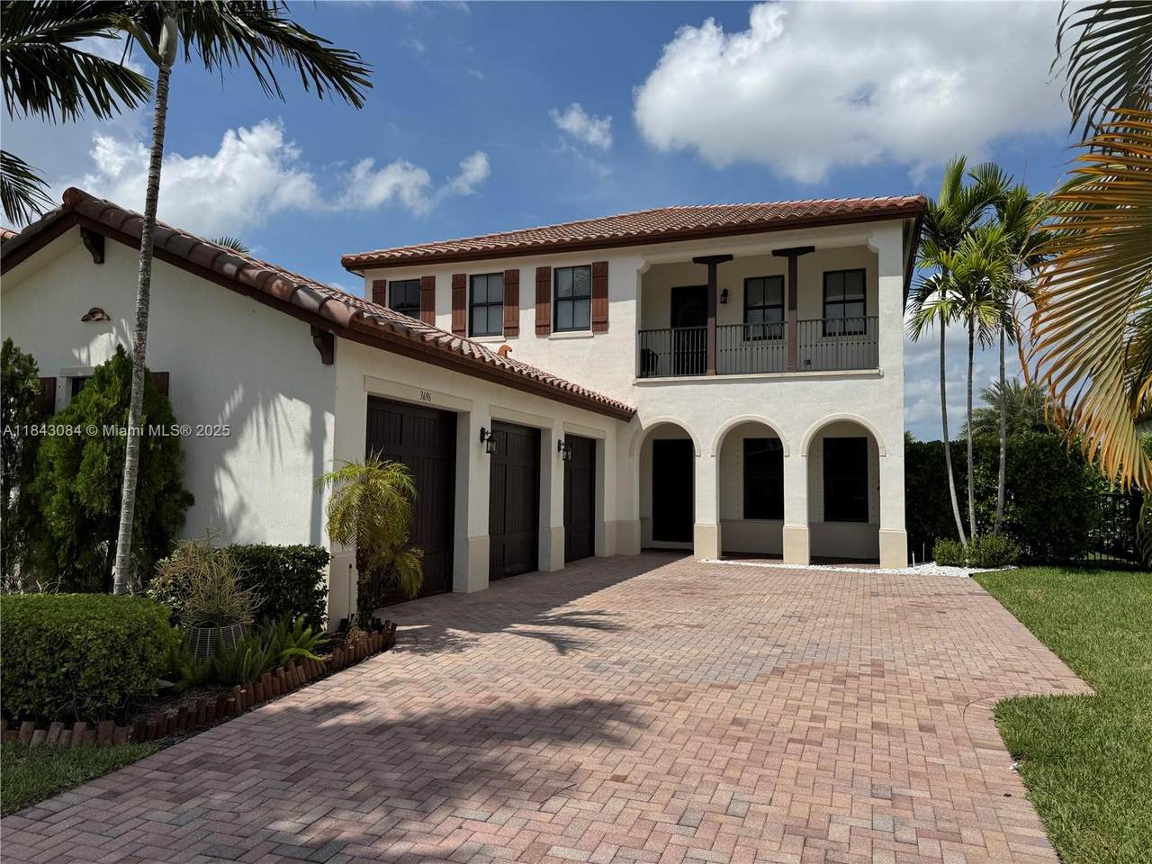 https://bt-photos.global.ssl.fastly.net/miami/1280_boomver_1_A11843084-2.jpg