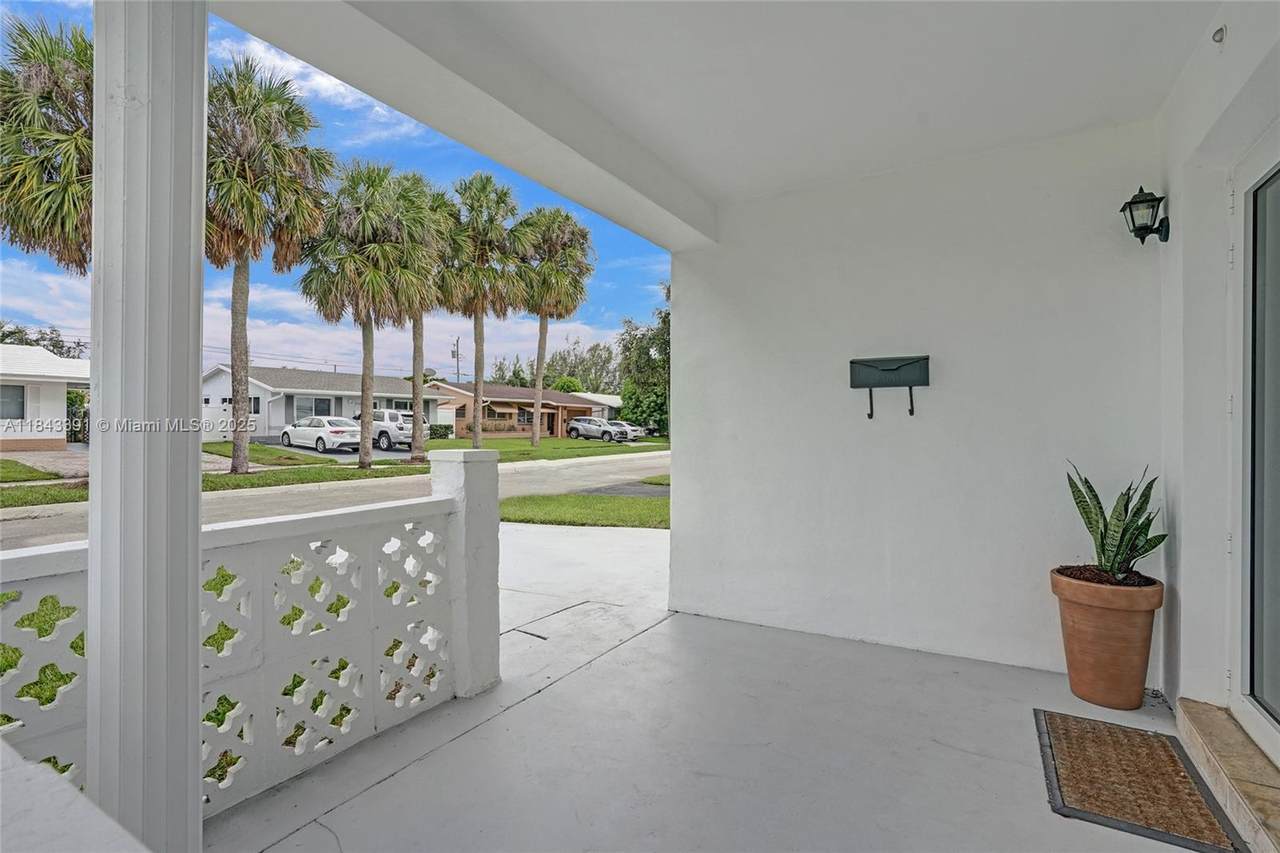 https://bt-photos.global.ssl.fastly.net/miami/1280_boomver_2_A11843391-2.jpg