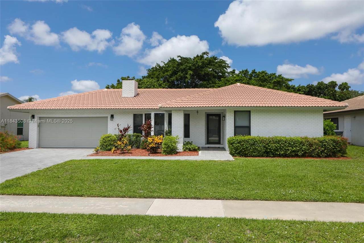 21553 Chipmunk Ln - Photo 1