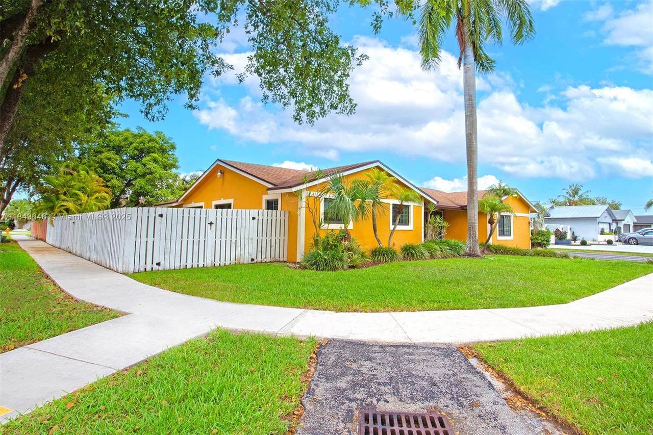 https://bt-photos.global.ssl.fastly.net/miami/1280_boomver_1_A11843646-2.jpg