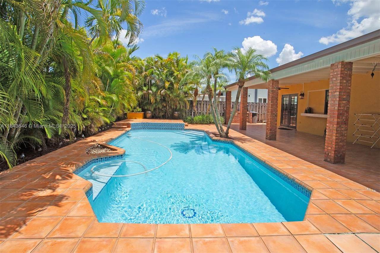 https://bt-photos.global.ssl.fastly.net/miami/1280_boomver_1_A11843646-2.jpg