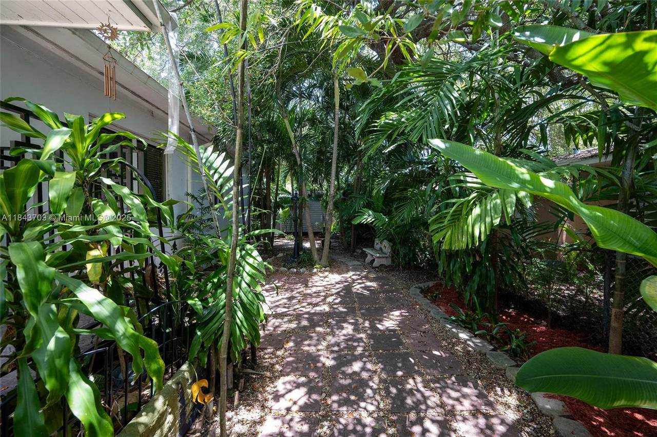 https://bt-photos.global.ssl.fastly.net/miami/1280_boomver_1_A11843703-2.jpg
