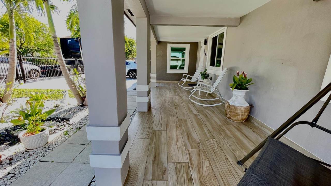https://bt-photos.global.ssl.fastly.net/miami/1280_boomver_1_A11843817-2.jpg
