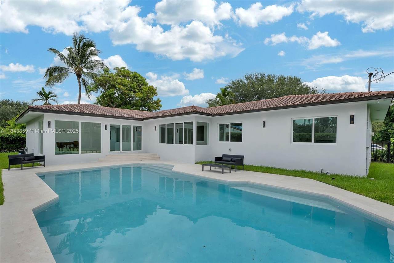 https://bt-photos.global.ssl.fastly.net/miami/1280_boomver_1_A11843859-2.jpg