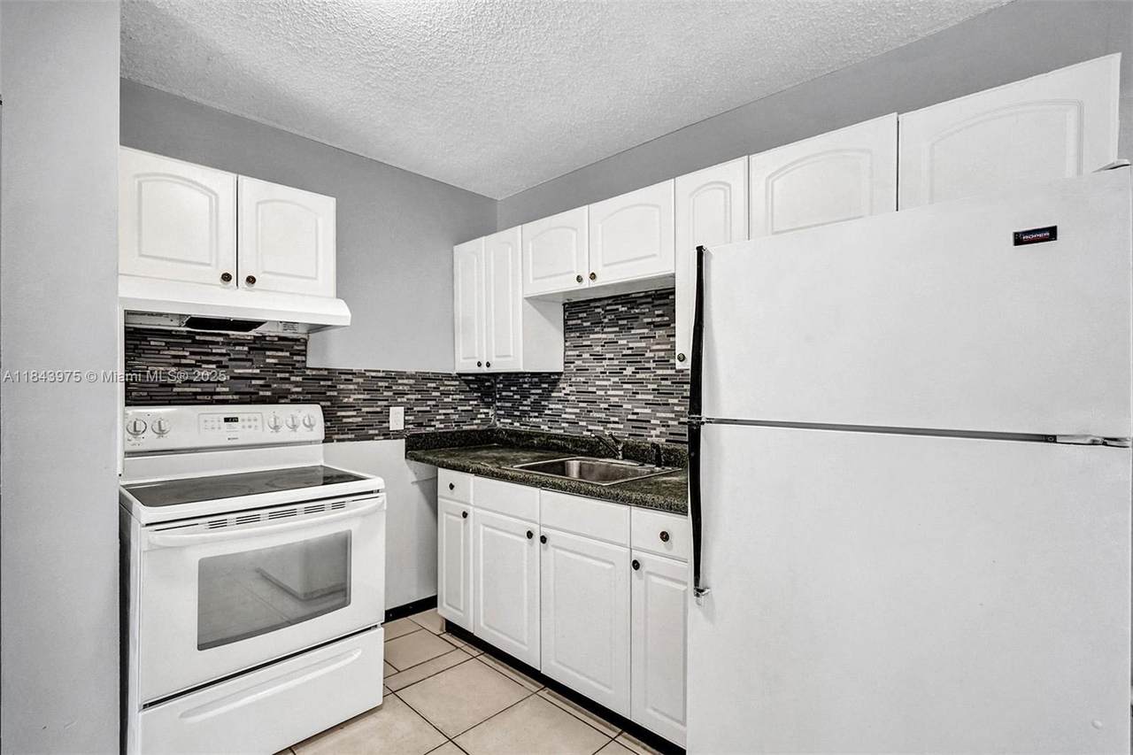 5316 24th Ct - Photo 1