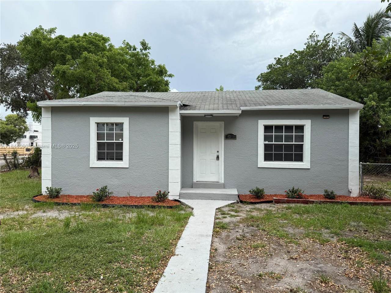 12010 8th Ave - Photo 1