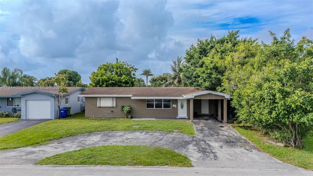 8630 15th Ct - Photo 1