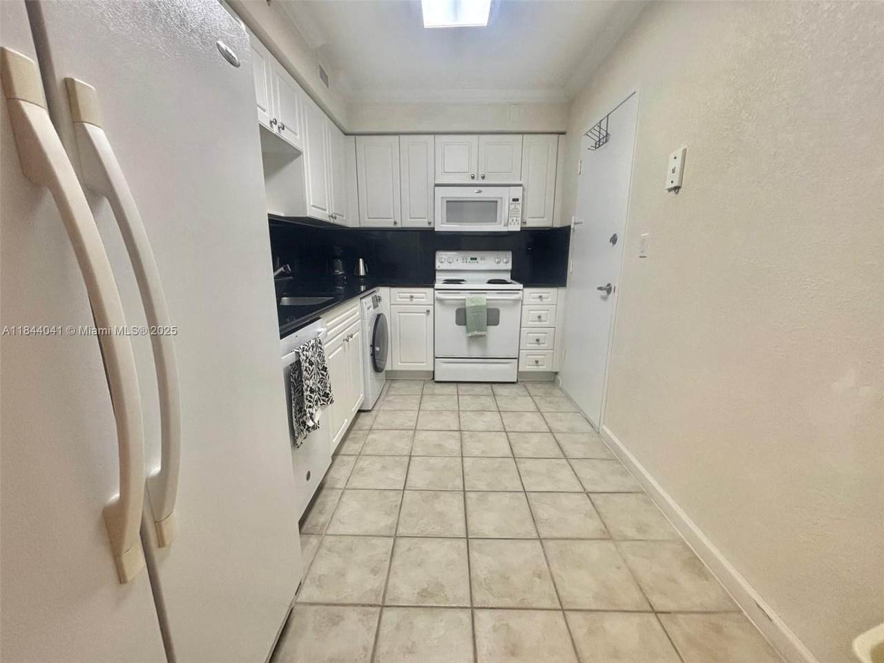 2501 Ocean Dr - Photo 1