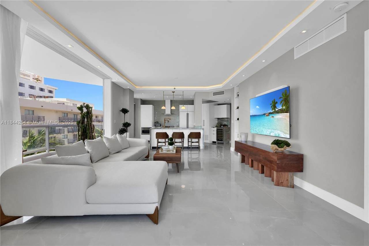 https://bt-photos.global.ssl.fastly.net/miami/1280_boomver_1_A11844254-2.jpg