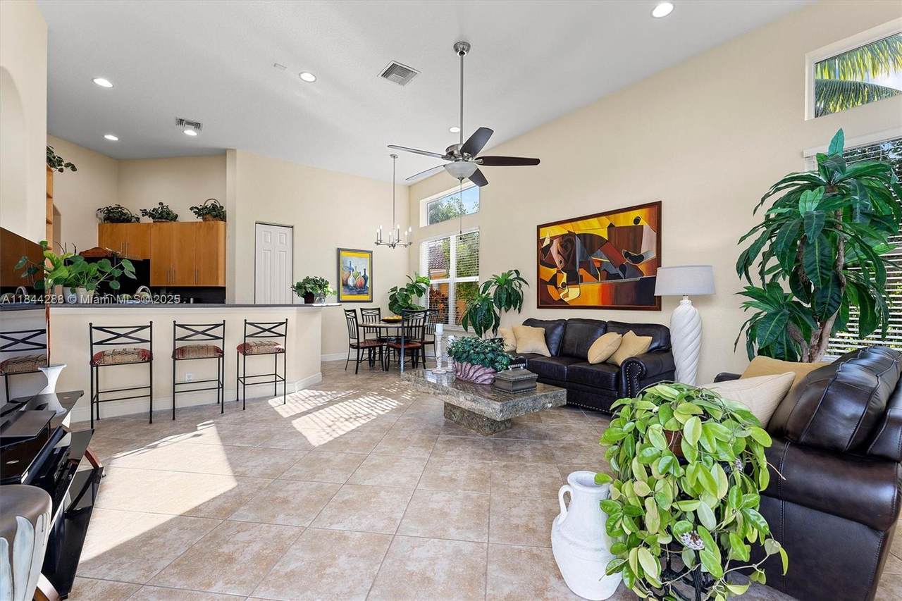 https://bt-photos.global.ssl.fastly.net/miami/1280_boomver_1_A11844288-2.jpg