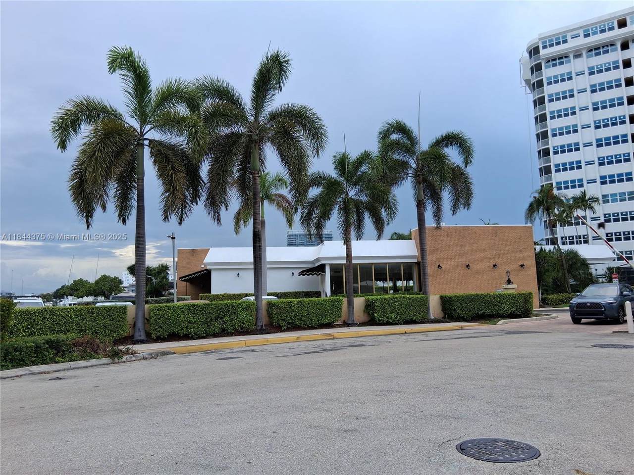https://bt-photos.global.ssl.fastly.net/miami/orig_boomver_1_A11844375-2.jpg