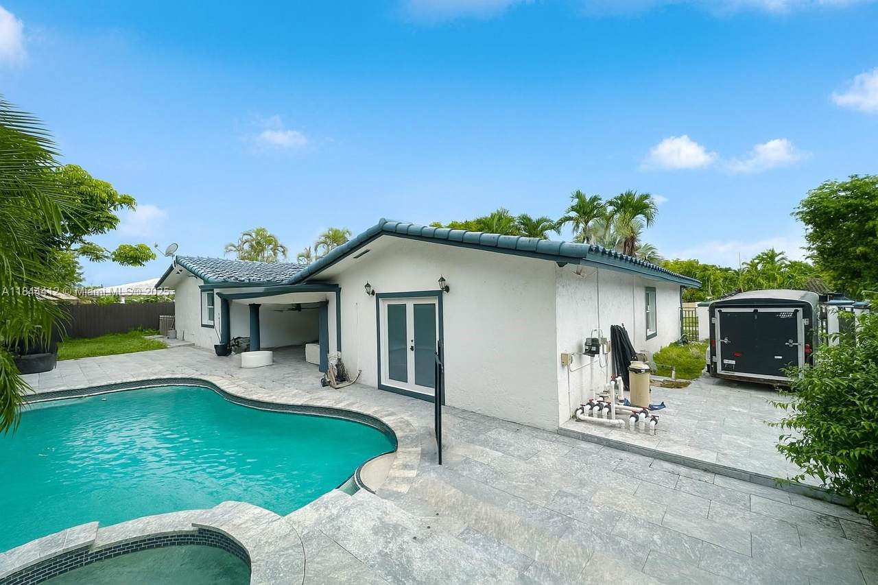 14250 71st Ln - Photo 1