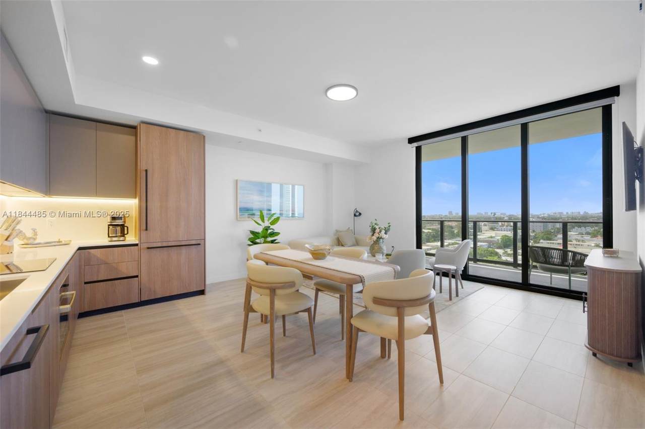 580 72nd St - Photo 1