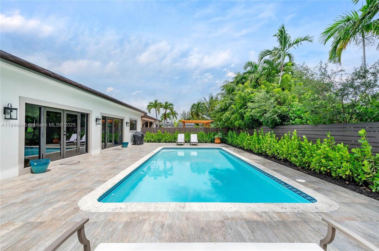 https://bt-photos.global.ssl.fastly.net/miami/1280_boomver_1_A11844845-2.jpg
