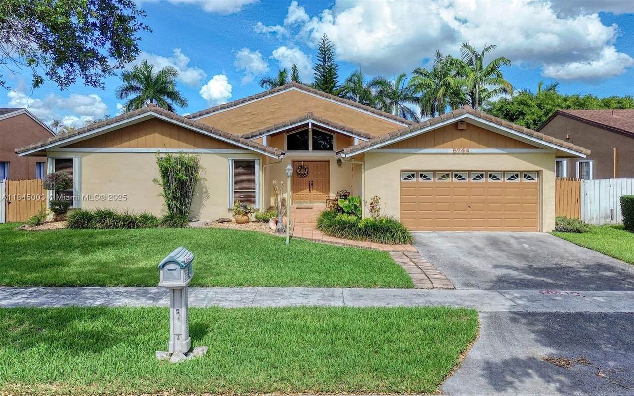 5744 146th Ct - Photo 1
