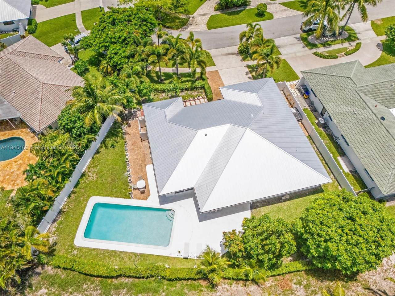 https://bt-photos.global.ssl.fastly.net/miami/1280_boomver_1_A11845162-2.jpg
