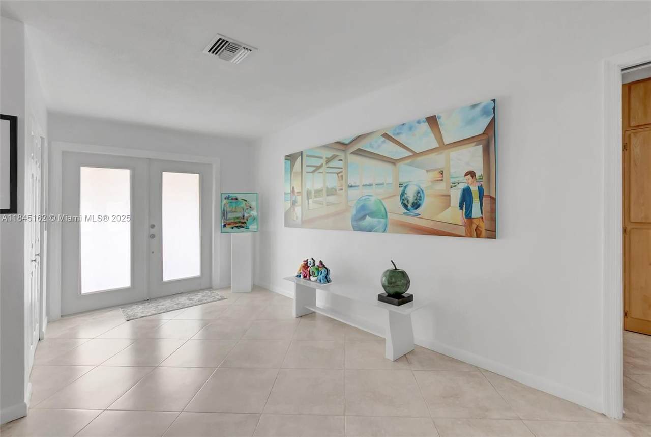 https://bt-photos.global.ssl.fastly.net/miami/1280_boomver_1_A11845162-2.jpg