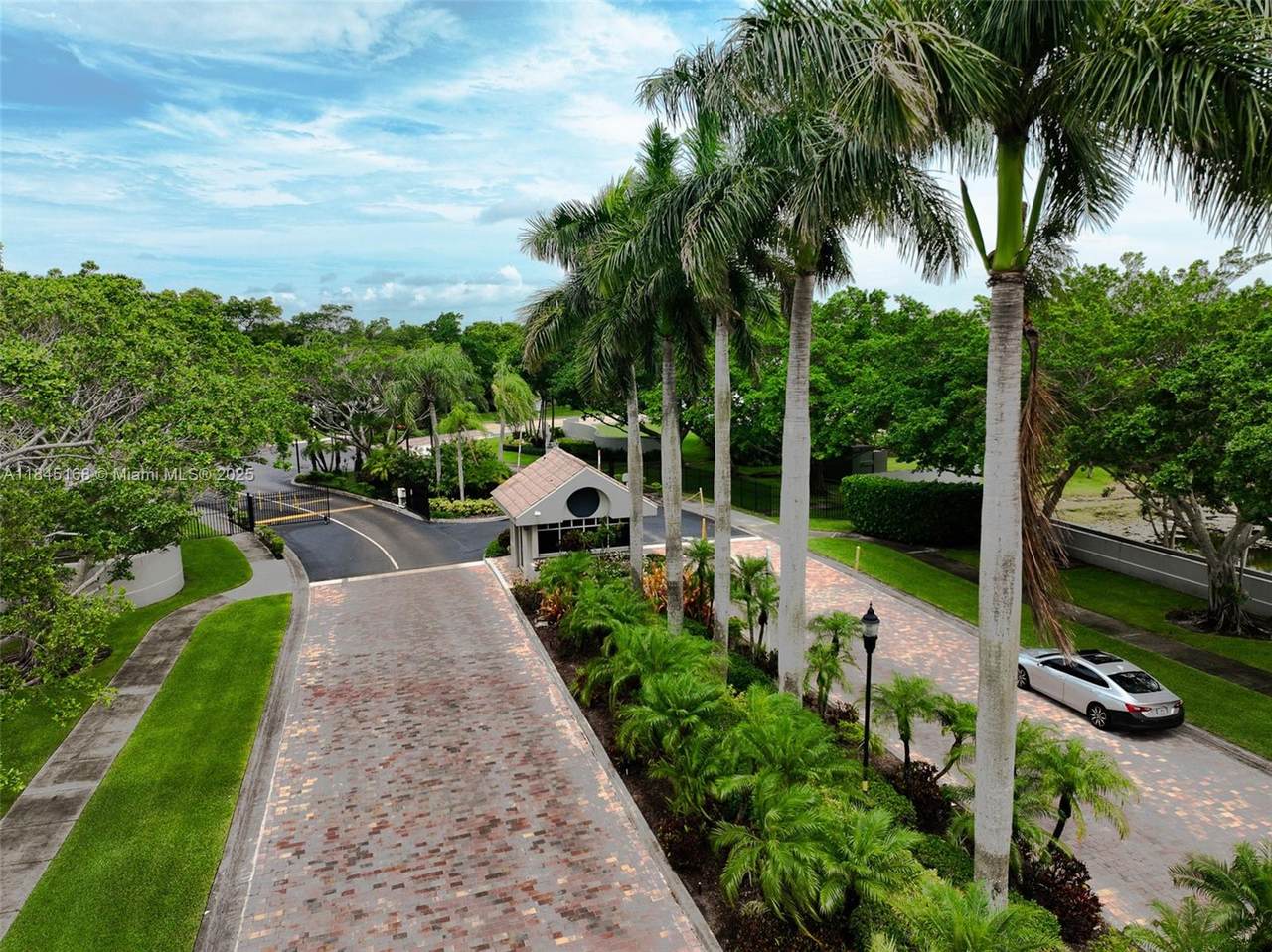 https://bt-photos.global.ssl.fastly.net/miami/1280_boomver_1_A11845168-2.jpg