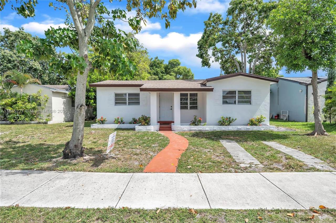 2814 Mayo St - Photo 1