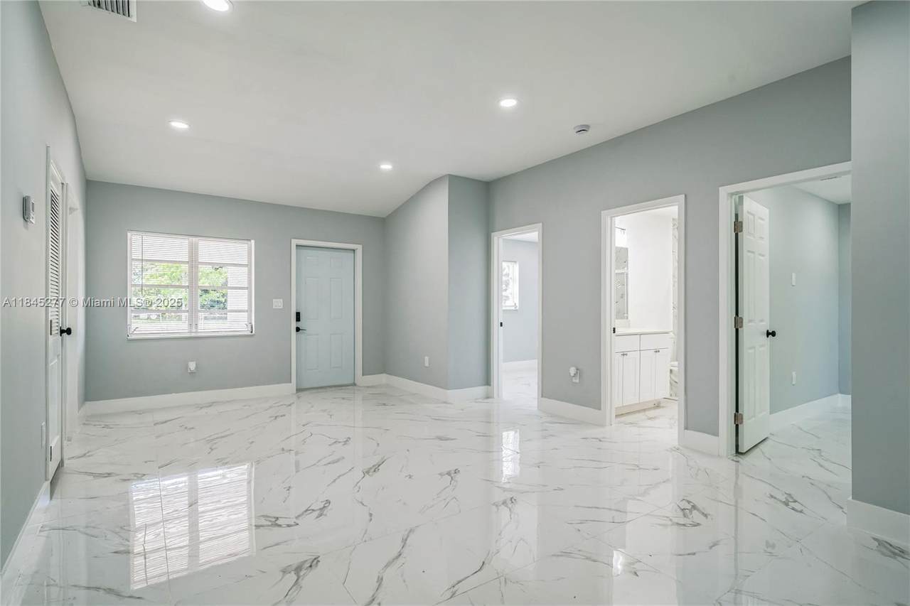https://bt-photos.global.ssl.fastly.net/miami/1280_boomver_1_A11845277-2.jpg