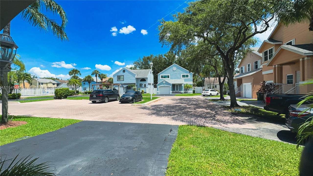 https://bt-photos.global.ssl.fastly.net/miami/1280_boomver_1_A11845485-2.jpg