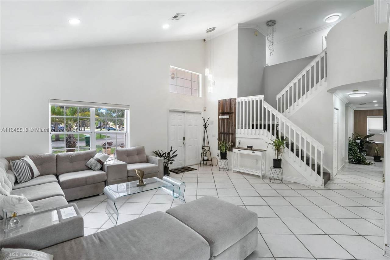 https://bt-photos.global.ssl.fastly.net/miami/1280_boomver_1_A11845518-2.jpg