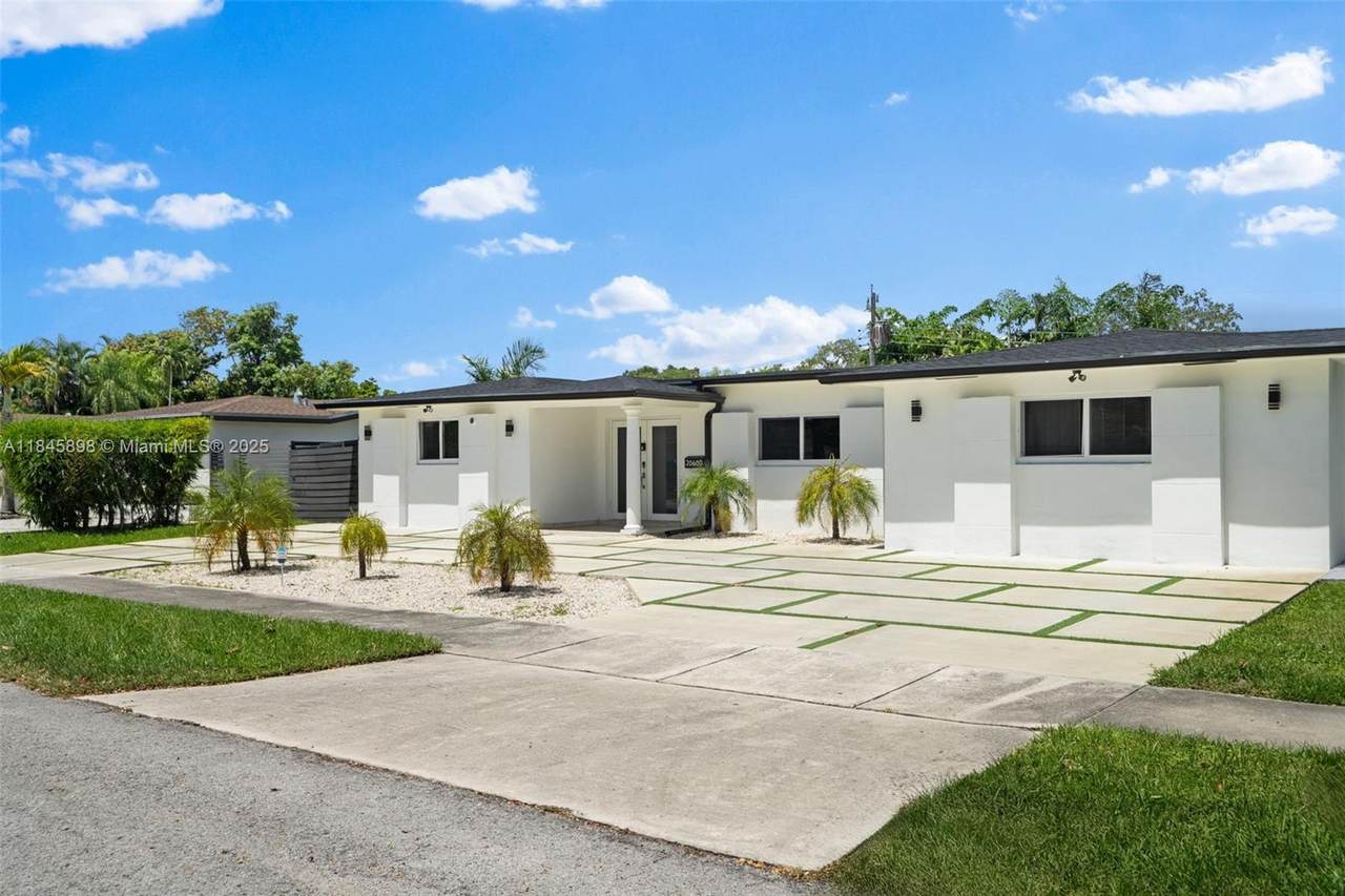 20600 22nd Ct - Photo 1