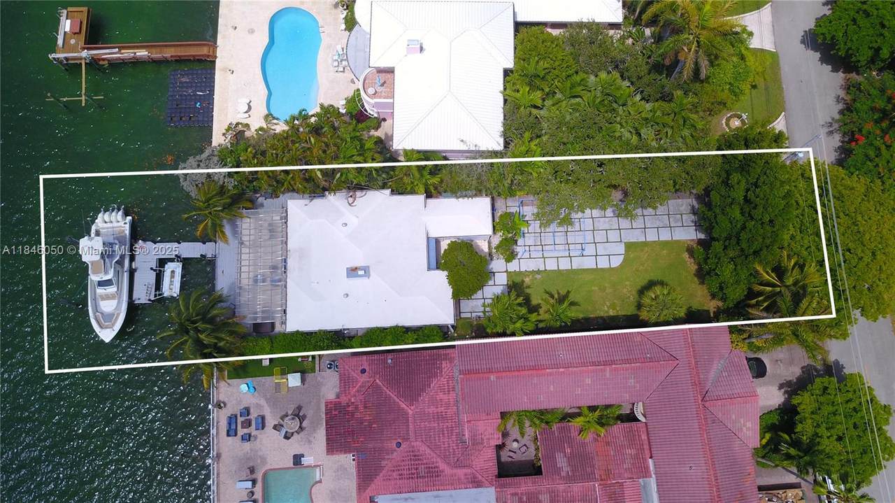 https://bt-photos.global.ssl.fastly.net/miami/1280_boomver_1_A11846050-2.jpg