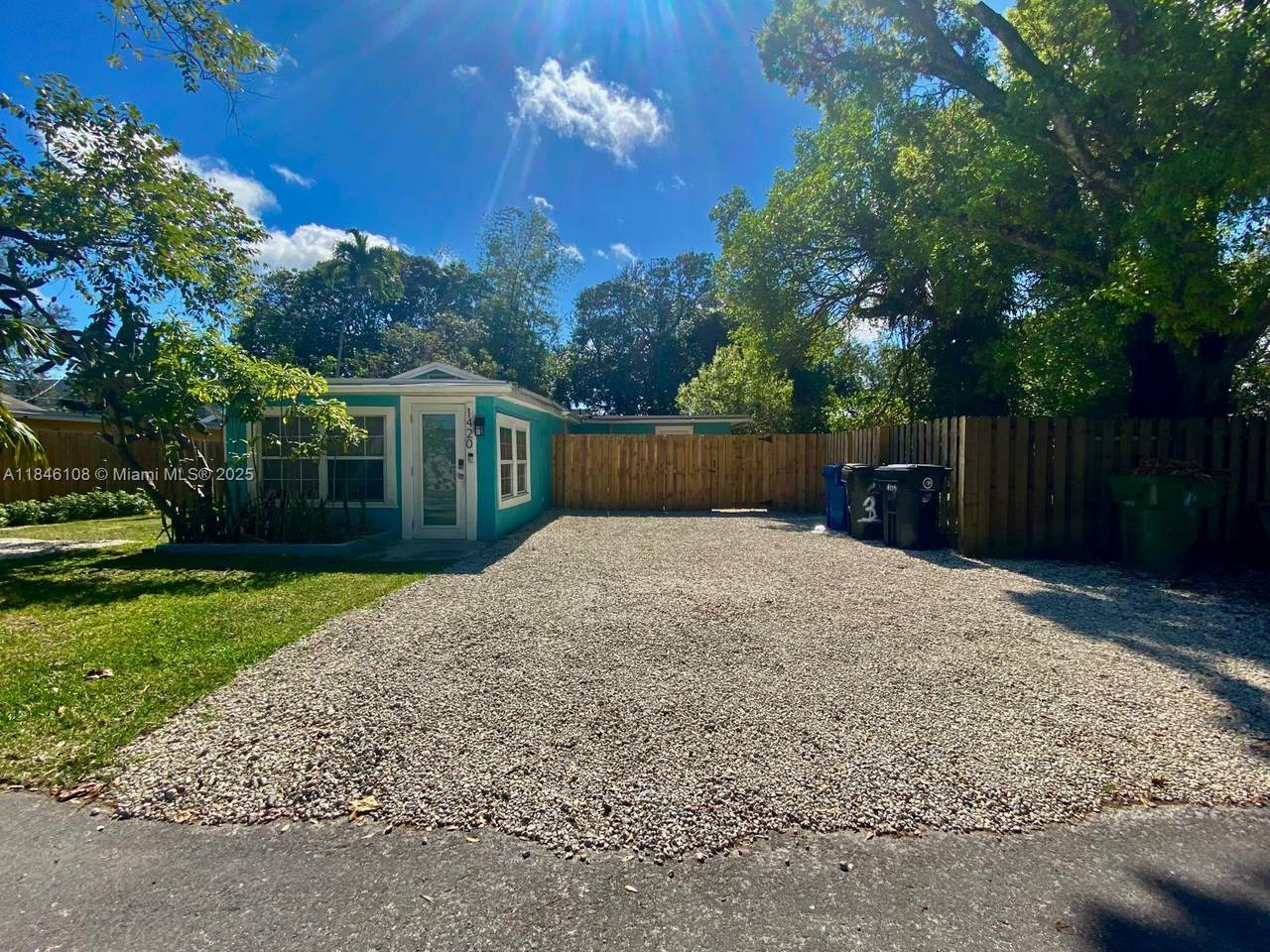 1420 33rd Ct - Photo 1