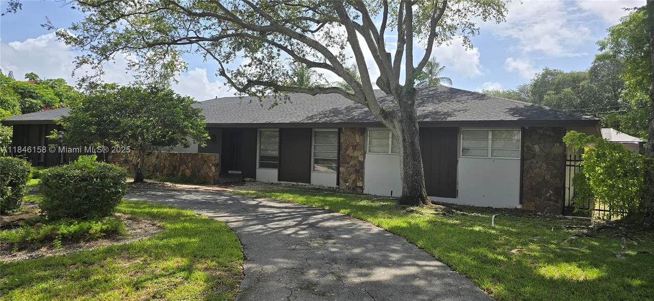 14285 72nd Ct - Photo 1