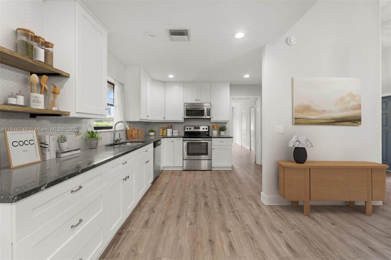 3115 12th St - Photo 1
