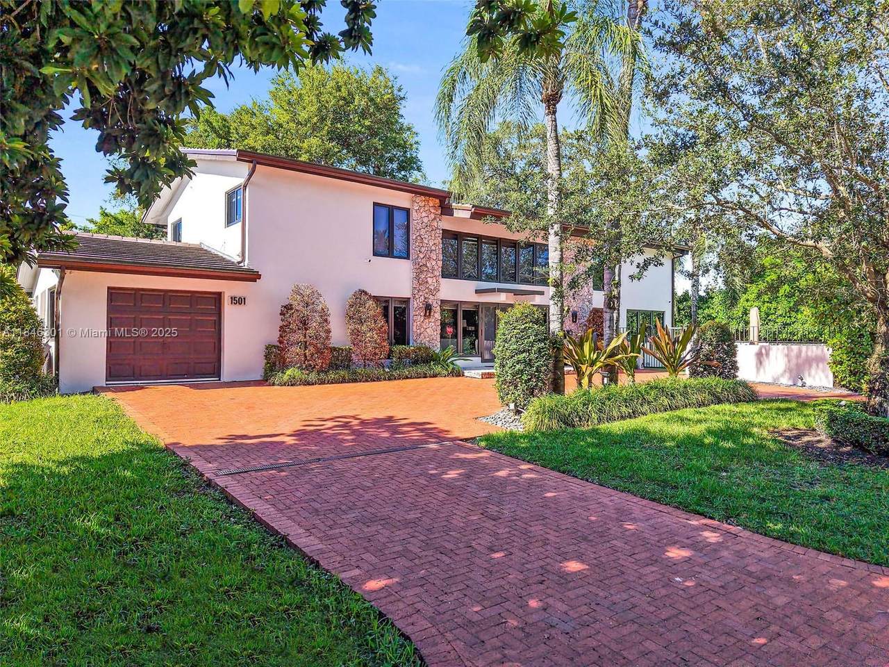 1501 Algardi Ave - Photo 1