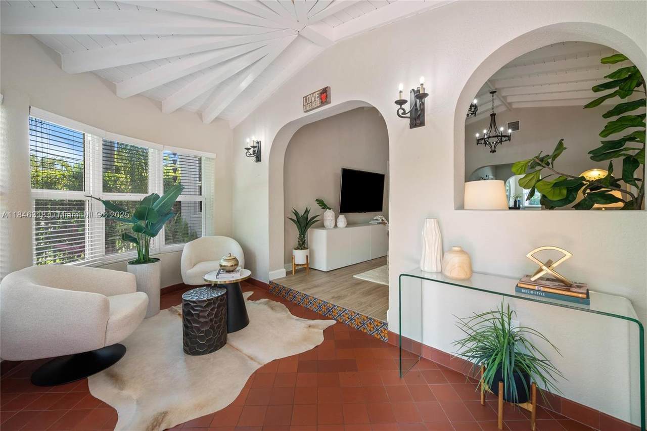 https://bt-photos.global.ssl.fastly.net/miami/1280_boomver_1_A11846318-2.jpg