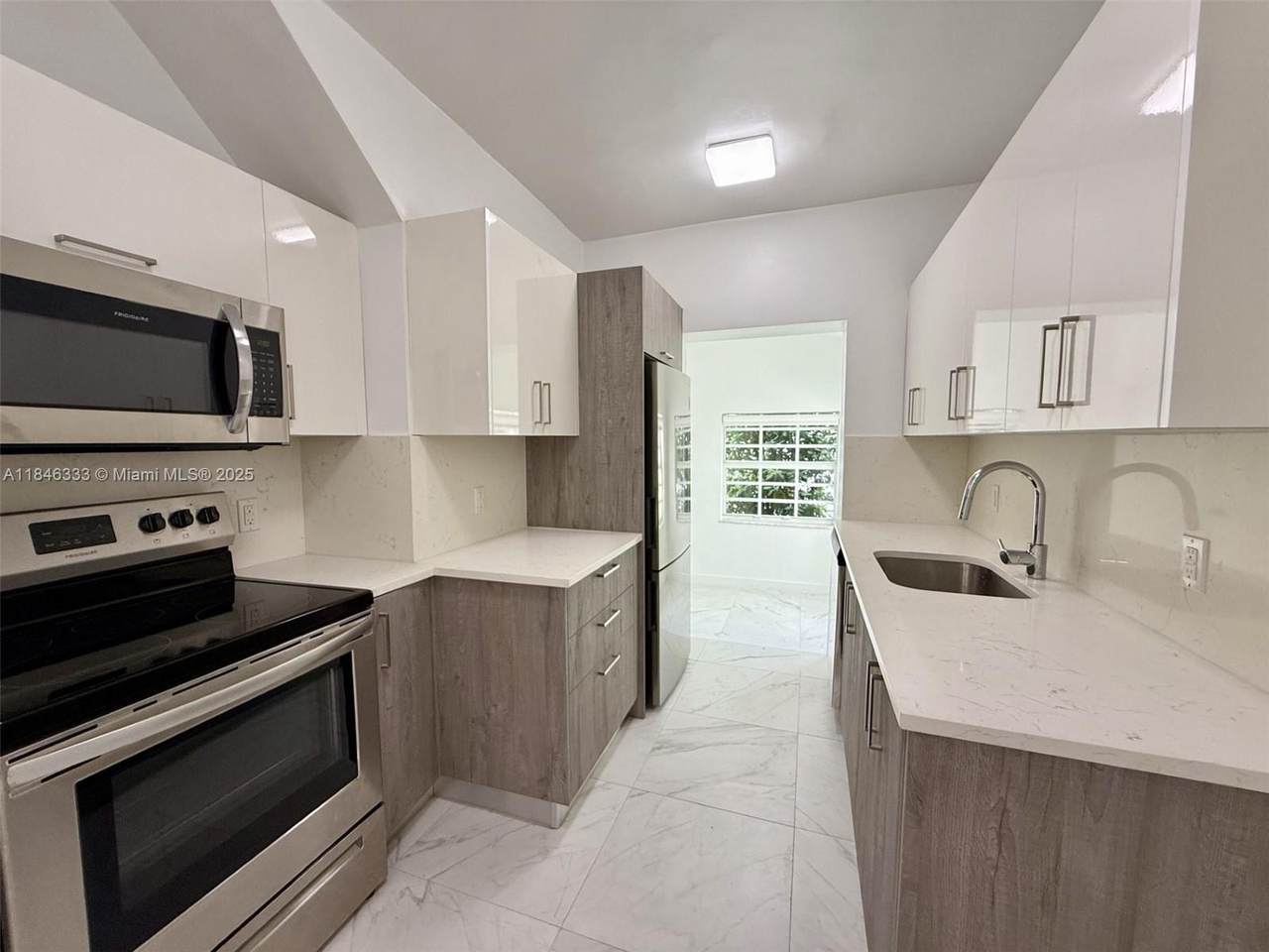 1552 Euclid Ave - Photo 1